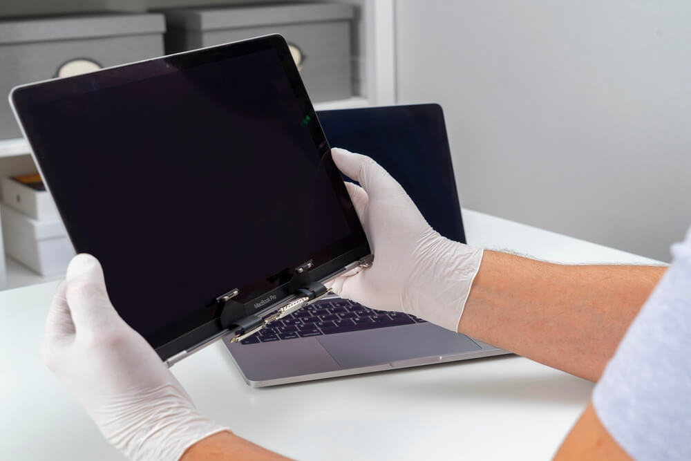 Wymiana matrycy MacBook - objawy uszkodzonego ekranu i diagnostyka