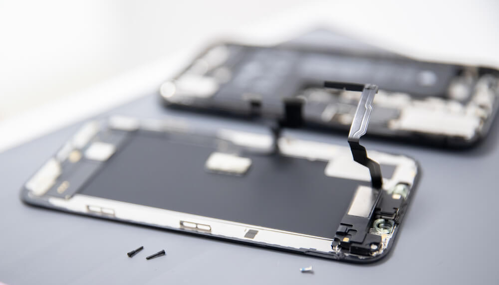 oryginalna-bateria-iphone-13-wymiana-serwis-apple