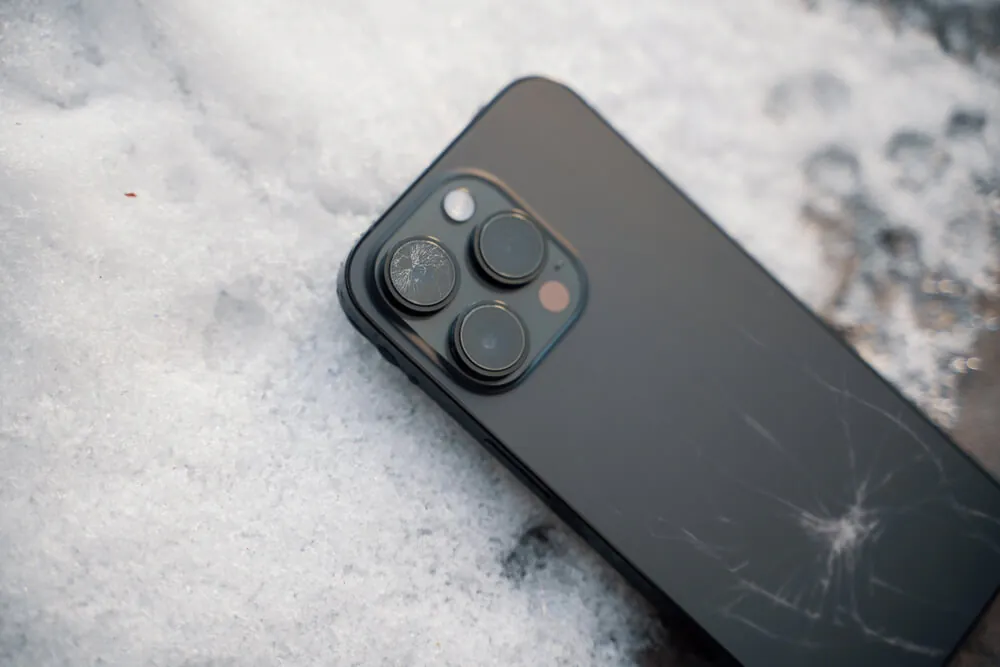 iphone-popsuty-tyl